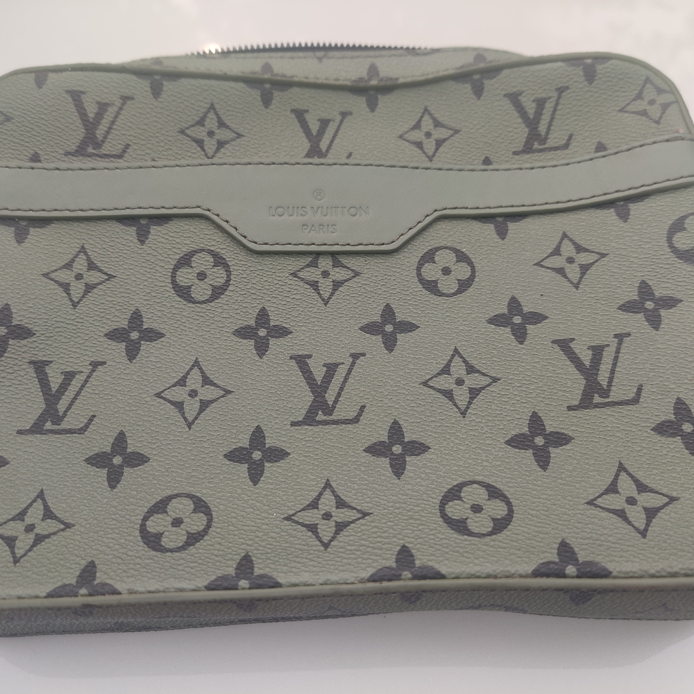 Louis Vuitton Gray Monogram Men's Bag
